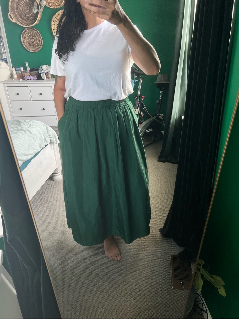 ZARA Sateen Skirt ( Kellygreen)